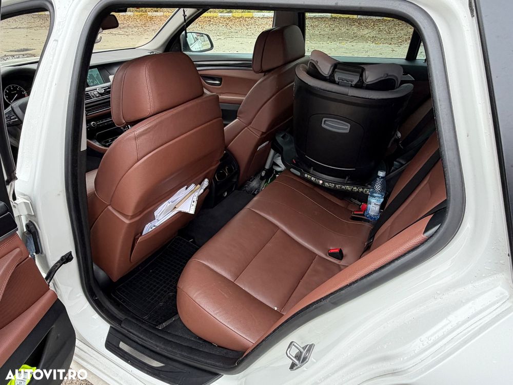 BMW Seria 5 525d xDrive AT - 15