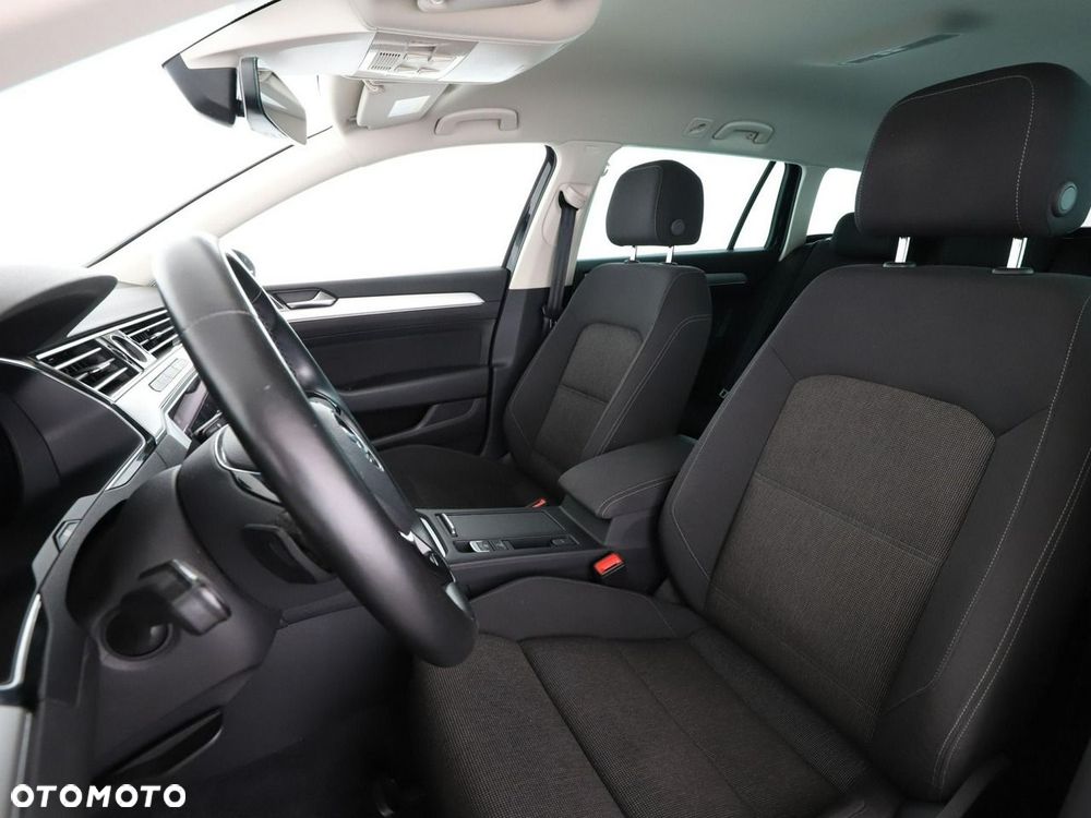 Volkswagen Passat - 14