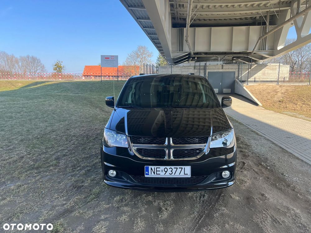 Dodge Grand Caravan - 2