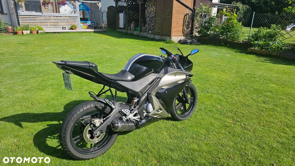 Yamaha YZF - 4