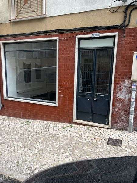 Loja para arremdamento em Sacavem - Grande imagem: 2/8