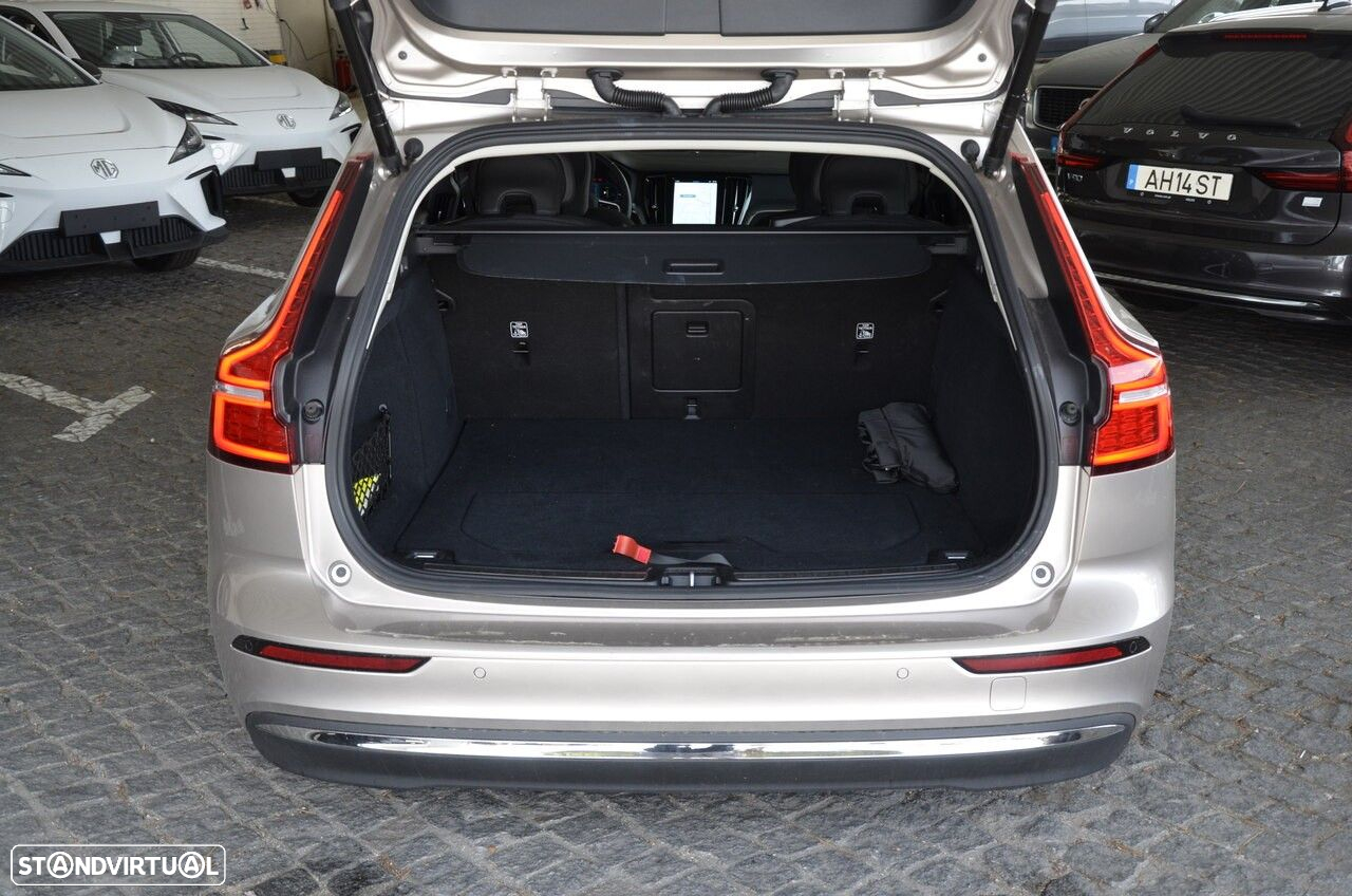 Volvo V60 2.0 T6 AWD TE Core - 19