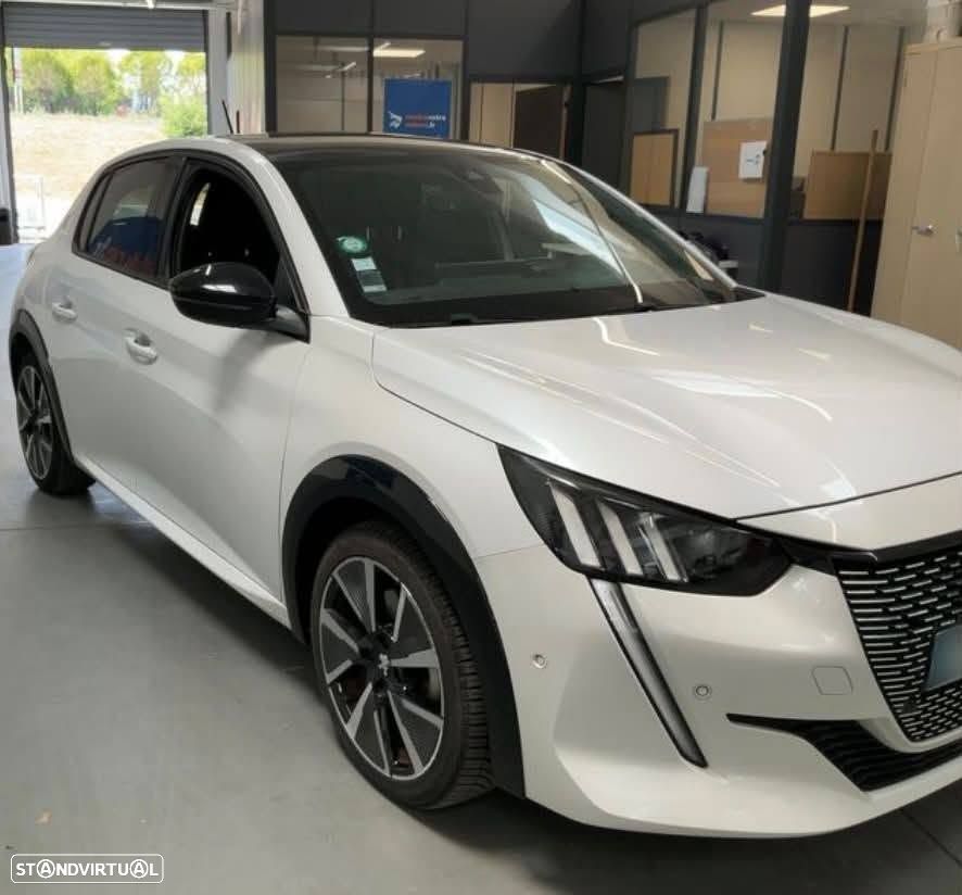 Peugeot e-208 Active
