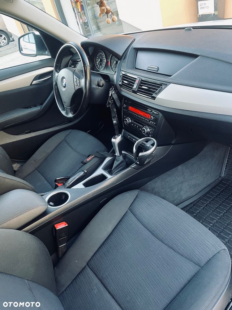 BMW X1 xDrive18d xLine - 17