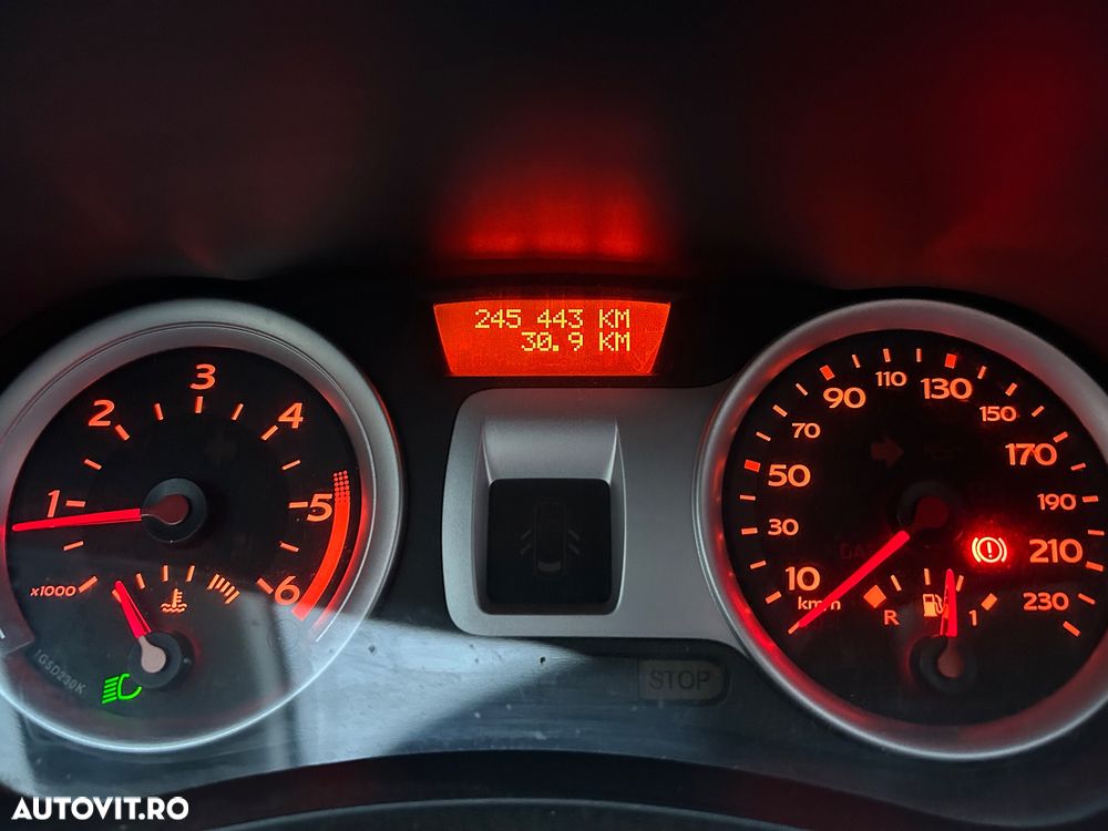 Renault Clio 1.5dCi Authentique - 5