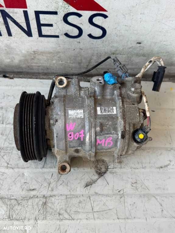 Dezmembrari  Mercedes Sprinter w 907 Compresor clima cod  447250-1670 - 2