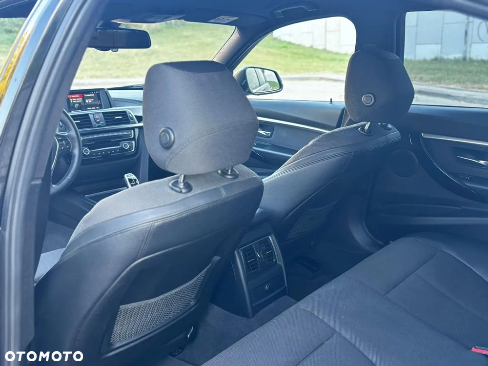 BMW Seria 3 320i GPF Luxury Line Purity sport - 25