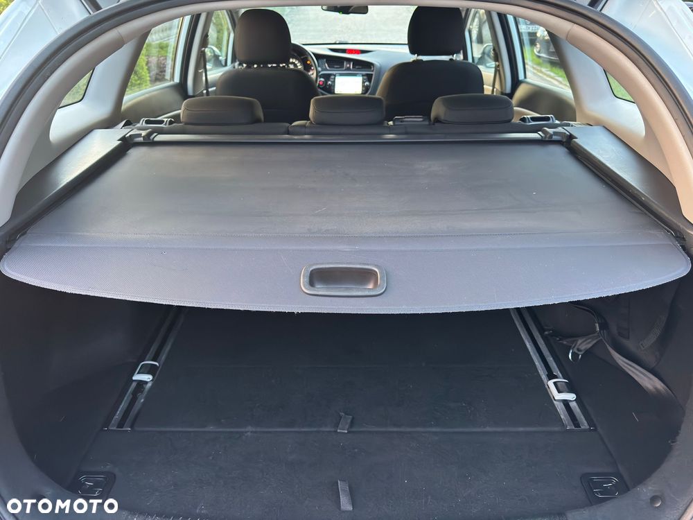 Kia Ceed - 8