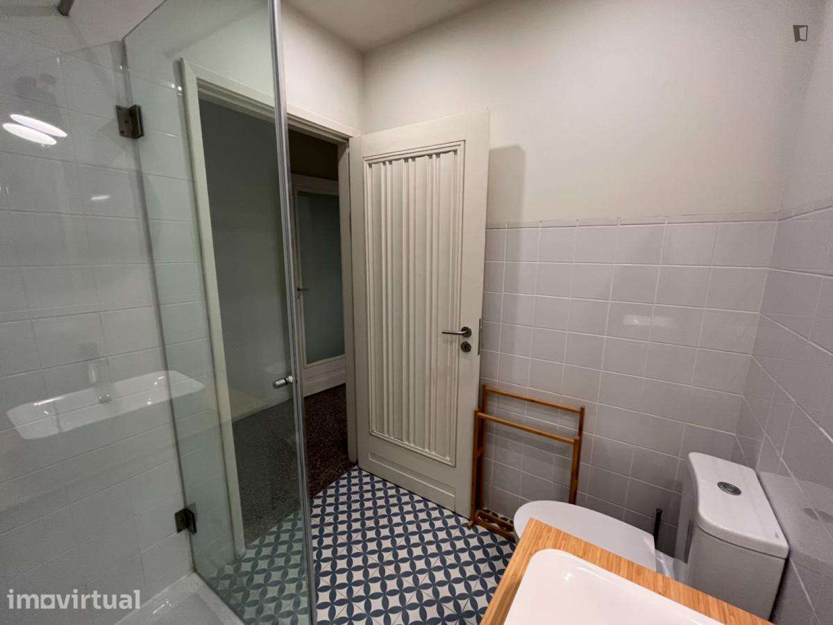 Quarto - localizado em Cedofeita Porto - Grande imagem: 4/32