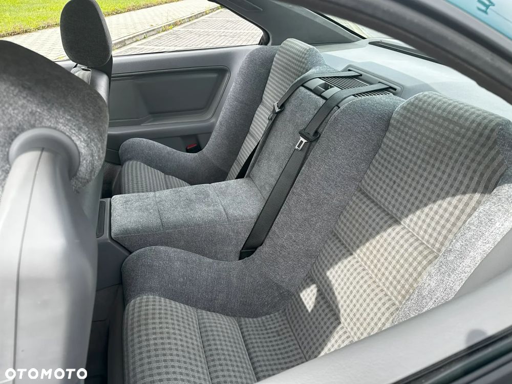 BMW Seria 8 - 14