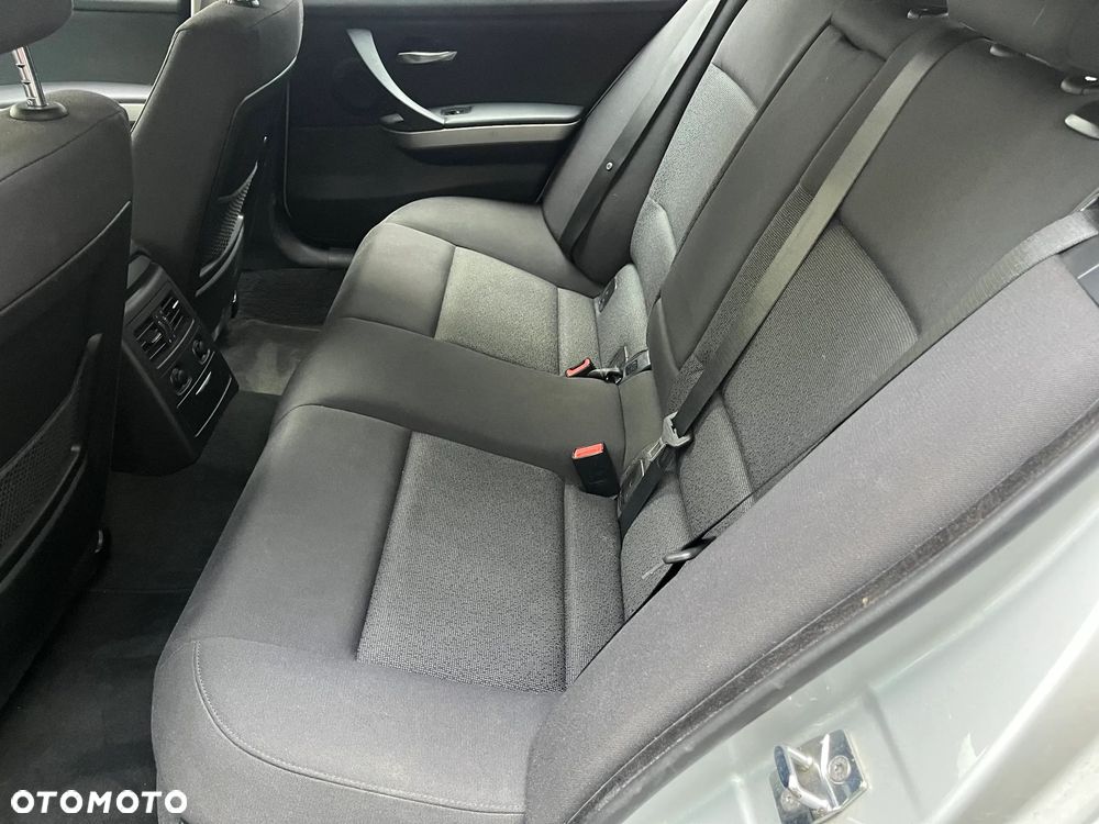 BMW Seria 3 335i - 10