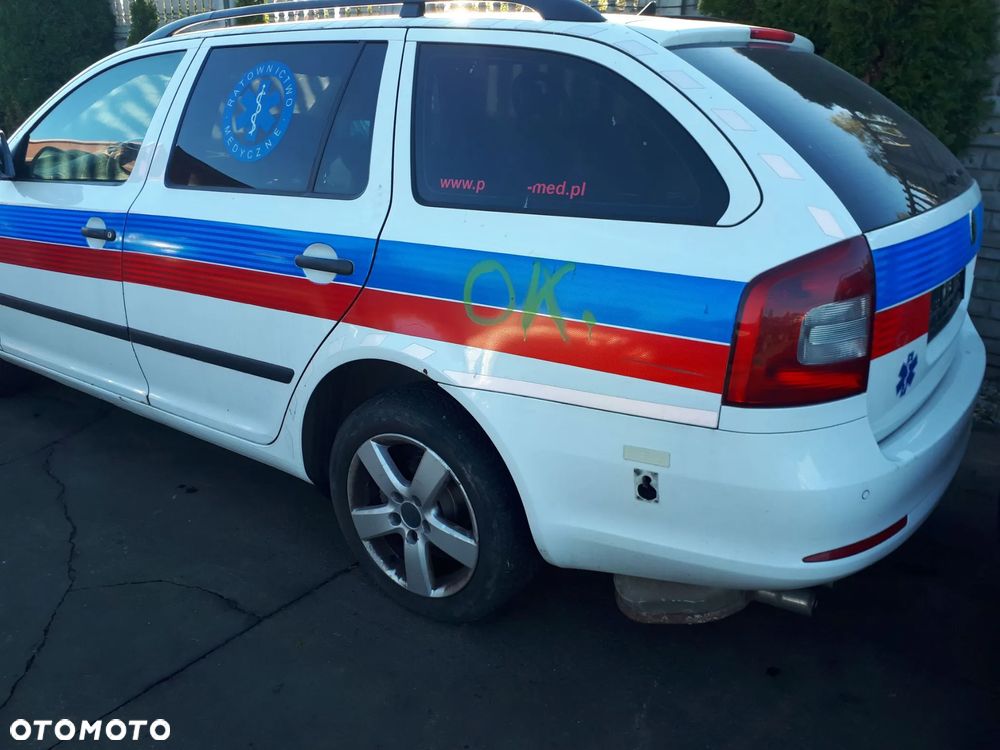 SKODA OCTAVIA II LIFT KOMBI 08-13 1.9 TDI KRATKA NAWIEWU PRAWA LEWA ŚRODKOWA - 13