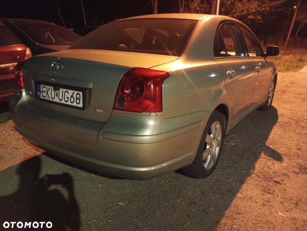 Toyota Avensis 1.6 VVT-i Terra - 2