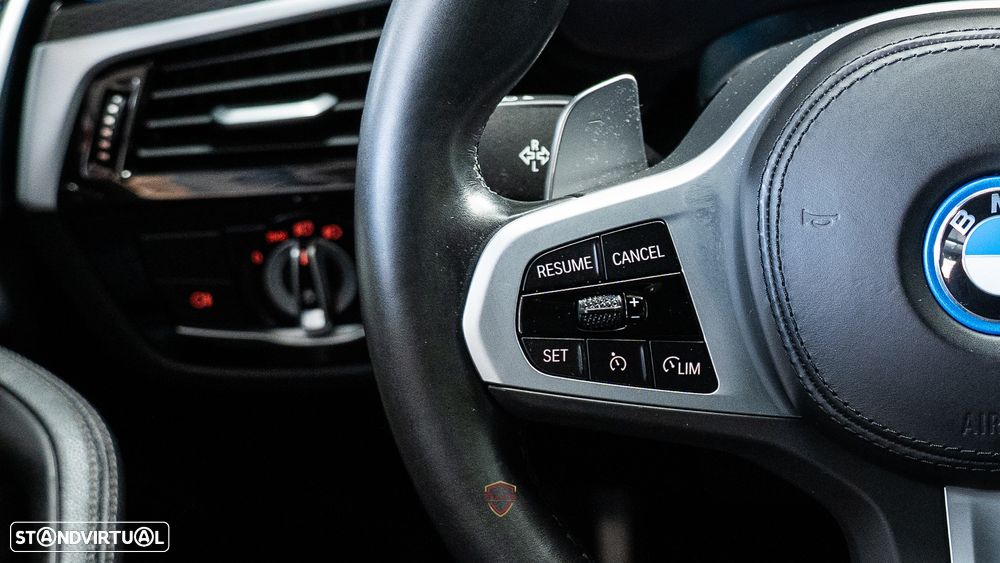 BMW 530 e Pack M - 24