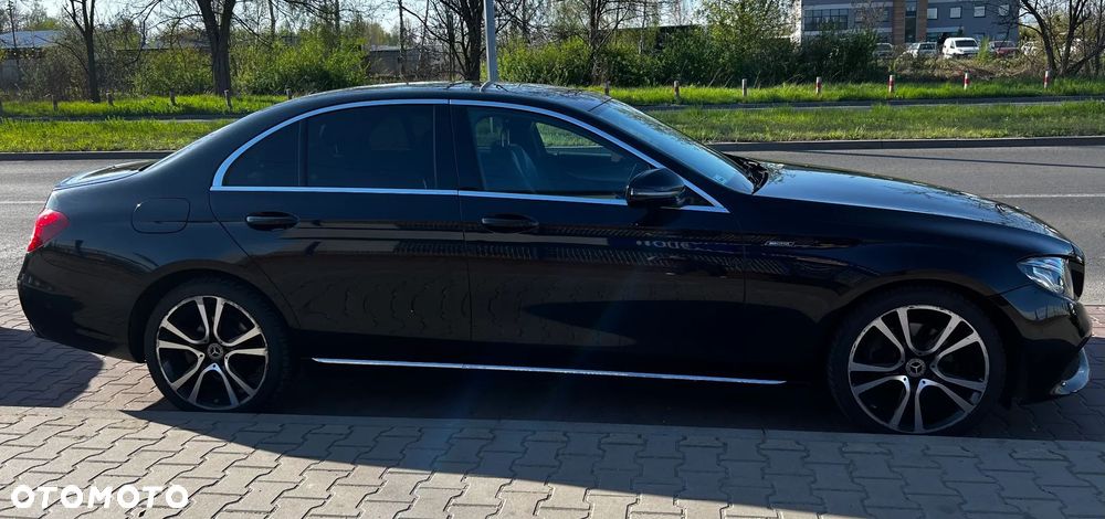Mercedes-Benz Klasa E 220 d 9G-TRONIC AMG Line - 2
