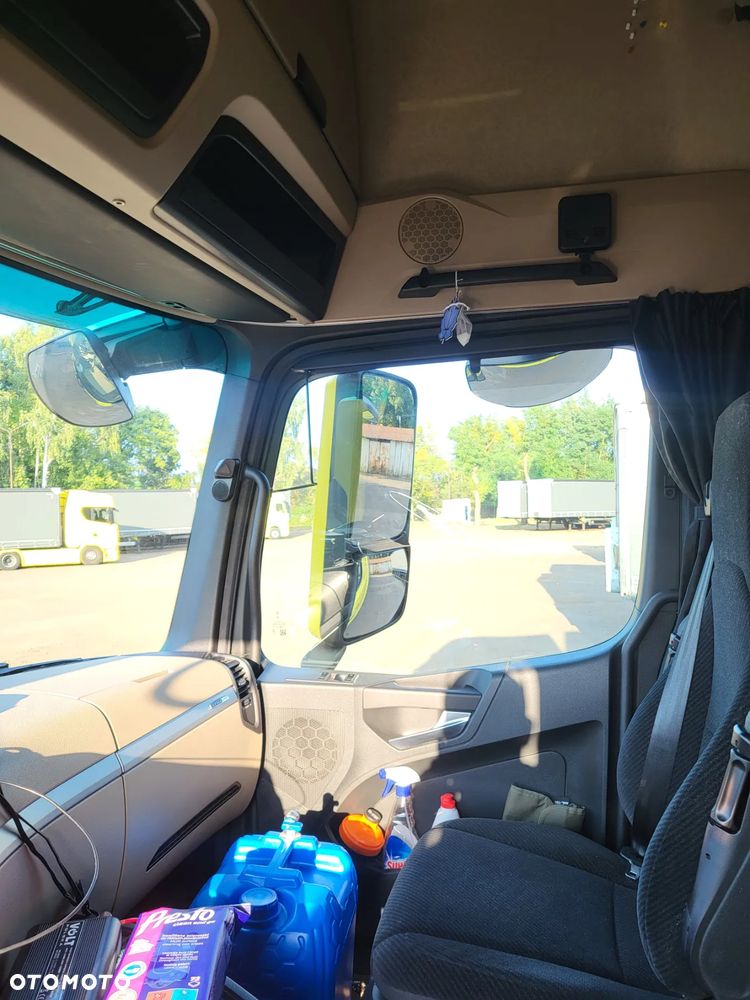 Mercedes-Benz Actros - 9