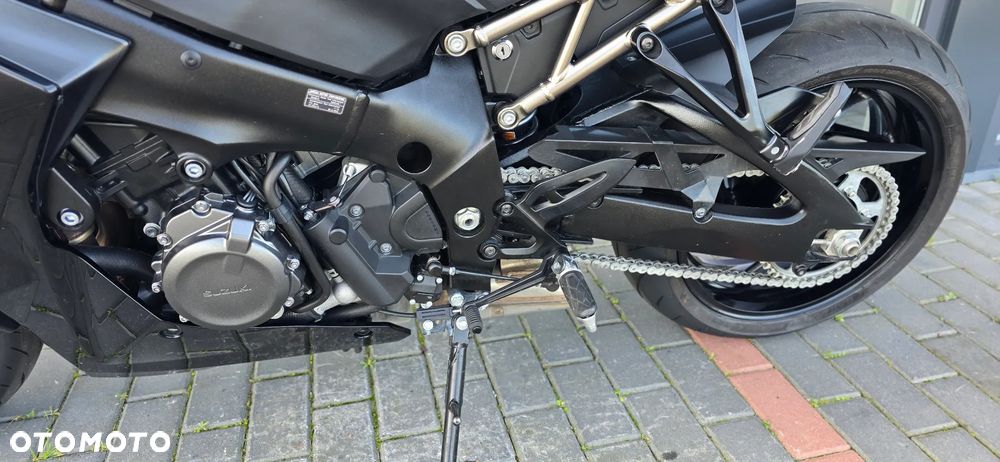 Suzuki GSX - 34