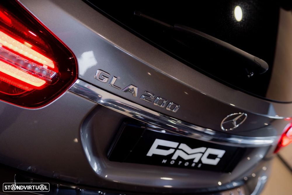 Mercedes-Benz GLA 200 - 53