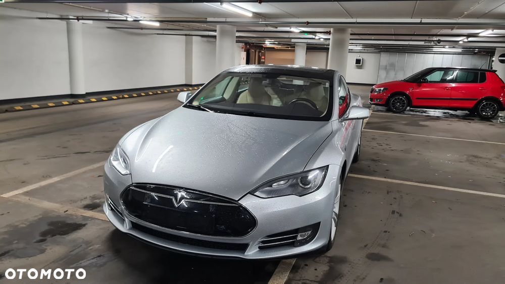 Tesla Model S 85 - 3