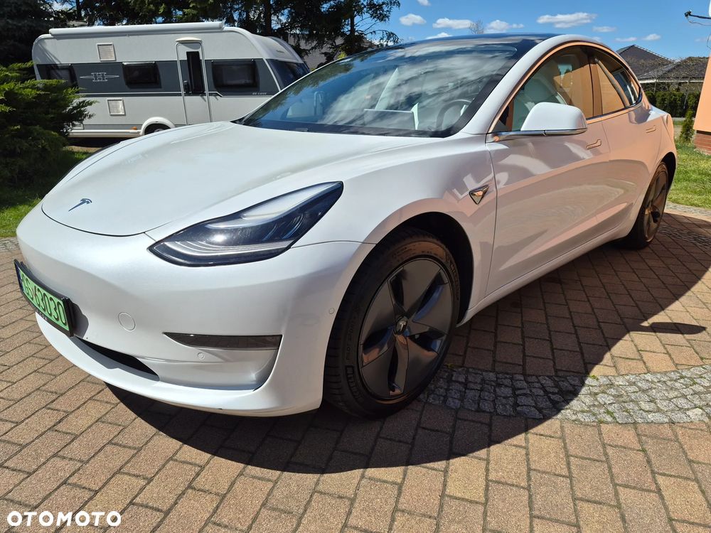 Tesla Model 3 - 4