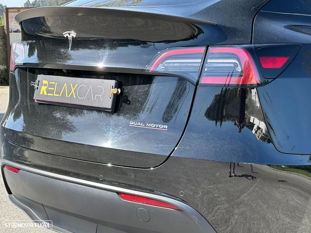 Tesla Model Y - 11