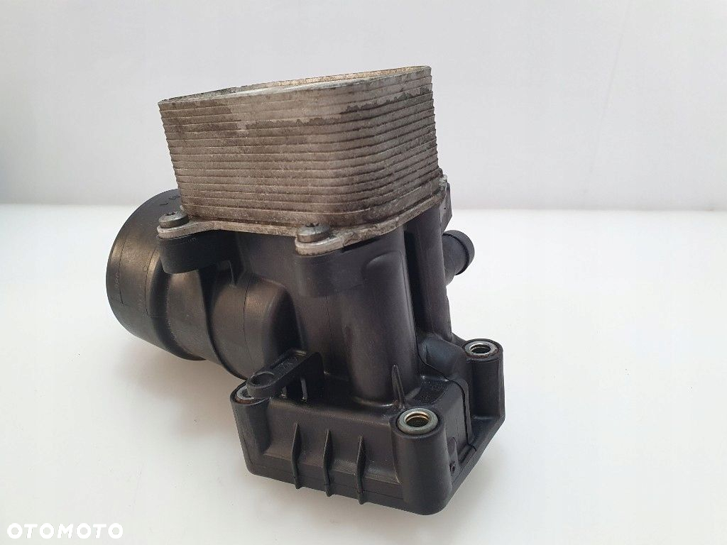 AUDI A3 8P GOLF TOURAN CADDY PODSTAWA FILTRA OLEJU TDI OBUDOWA 03L115389C - 2