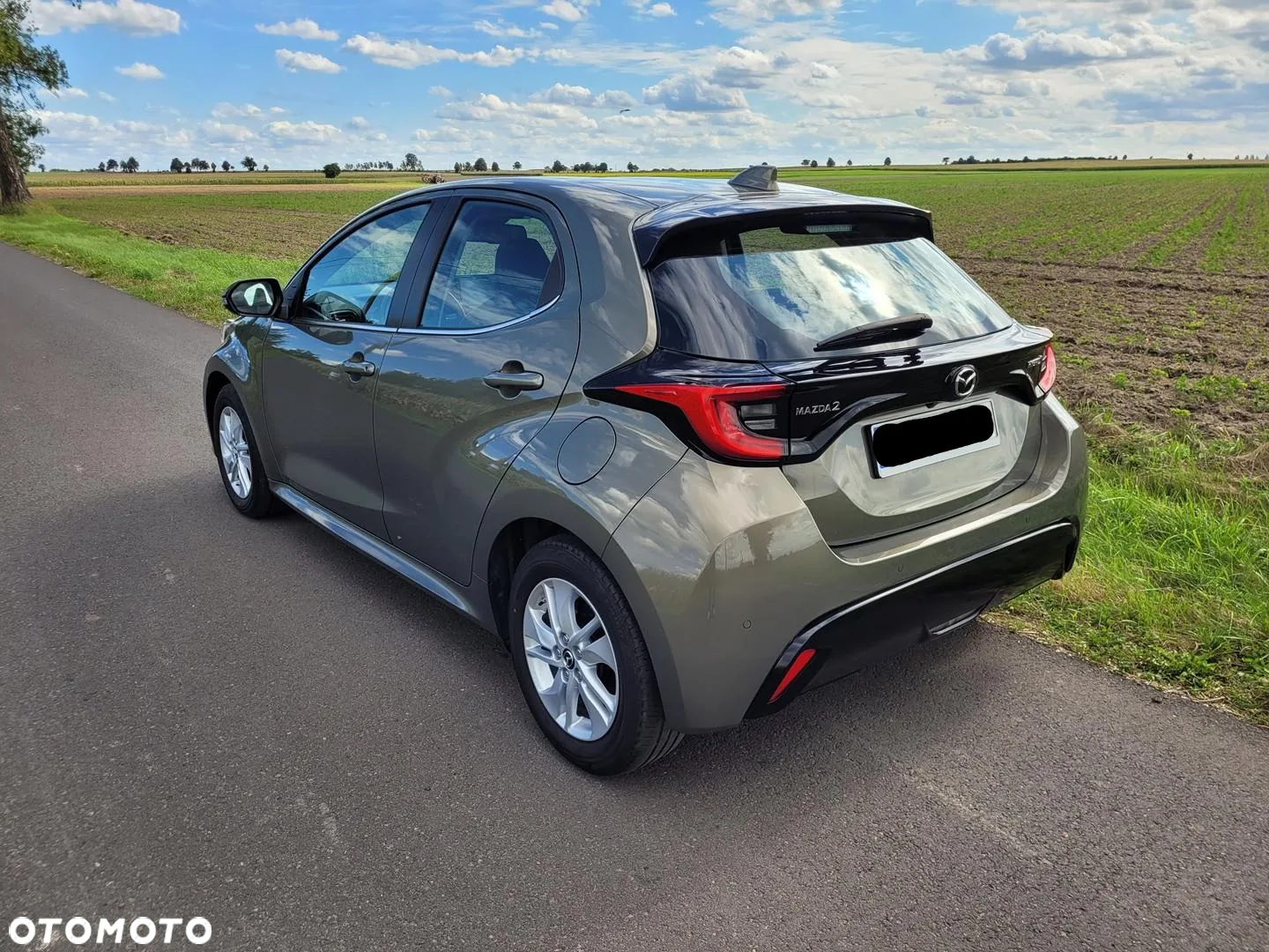 Mazda 2 Hybrid - 7