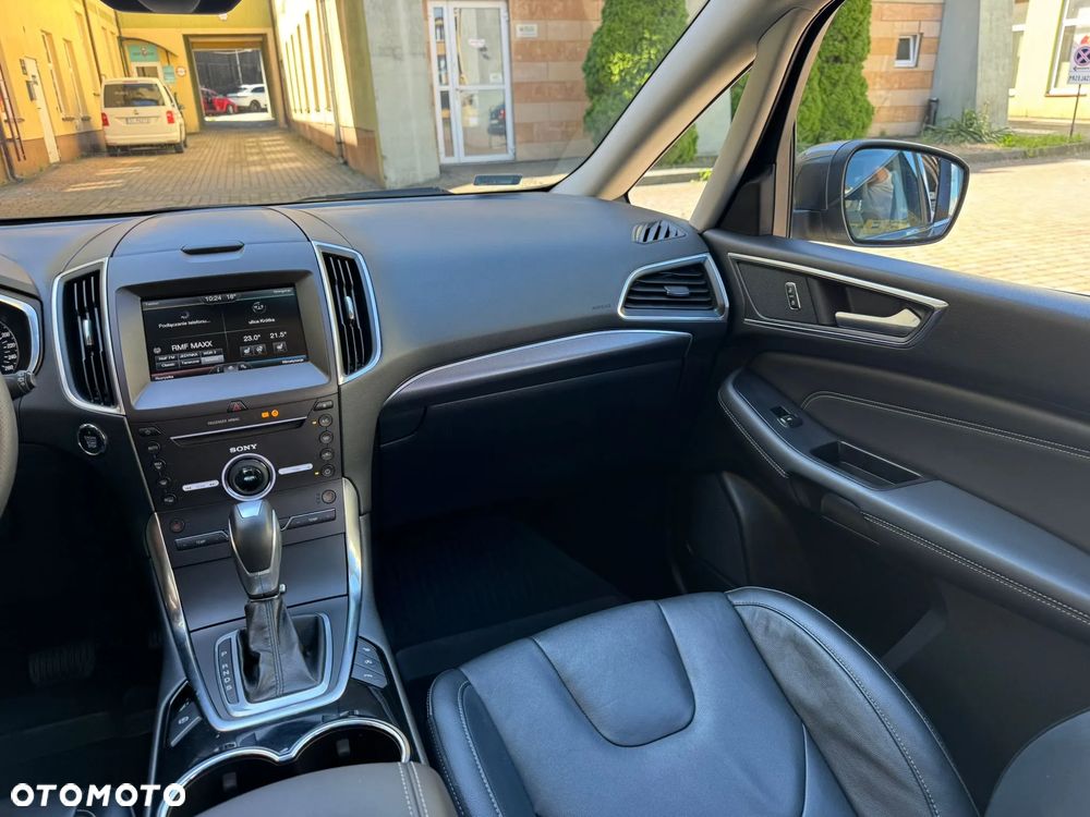 Ford S-Max - 12