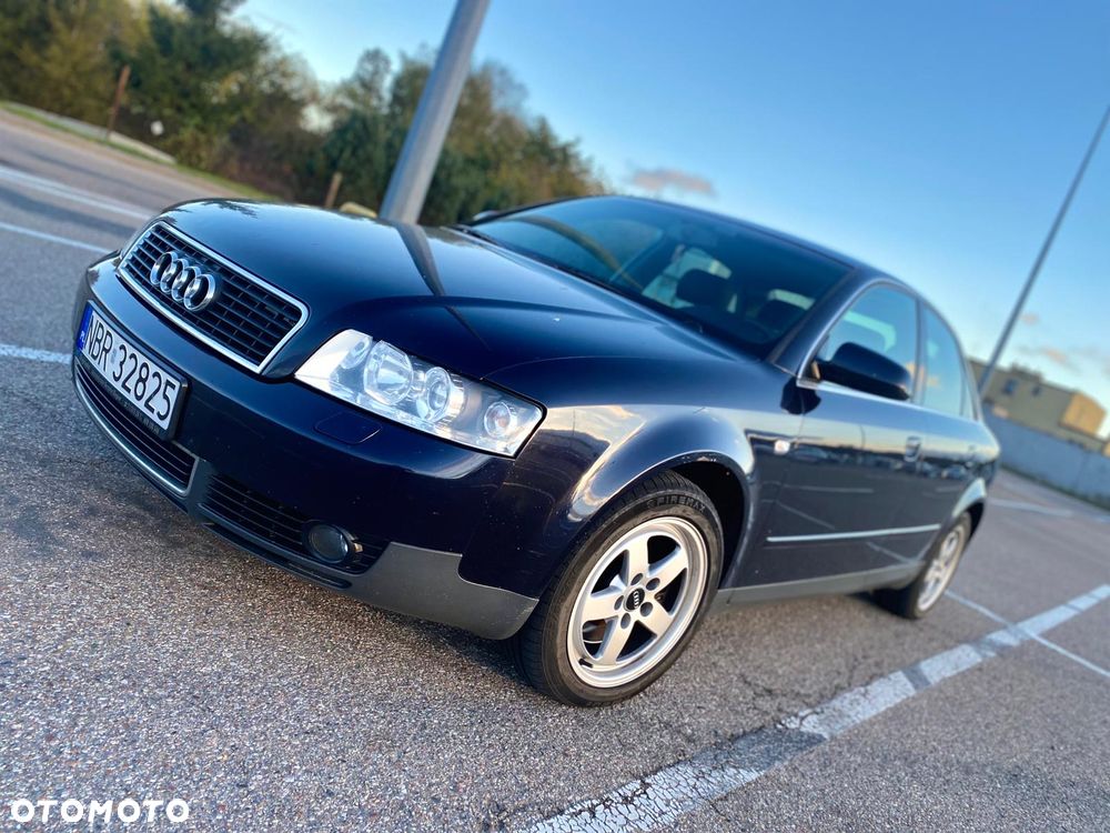 Audi A4 Limousine - 4