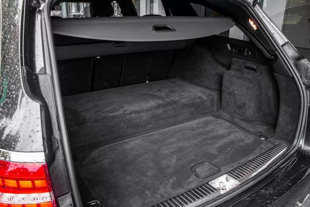 Mercedes-Benz E 300 e AMG Line - 34