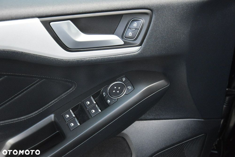 Ford Focus - 32