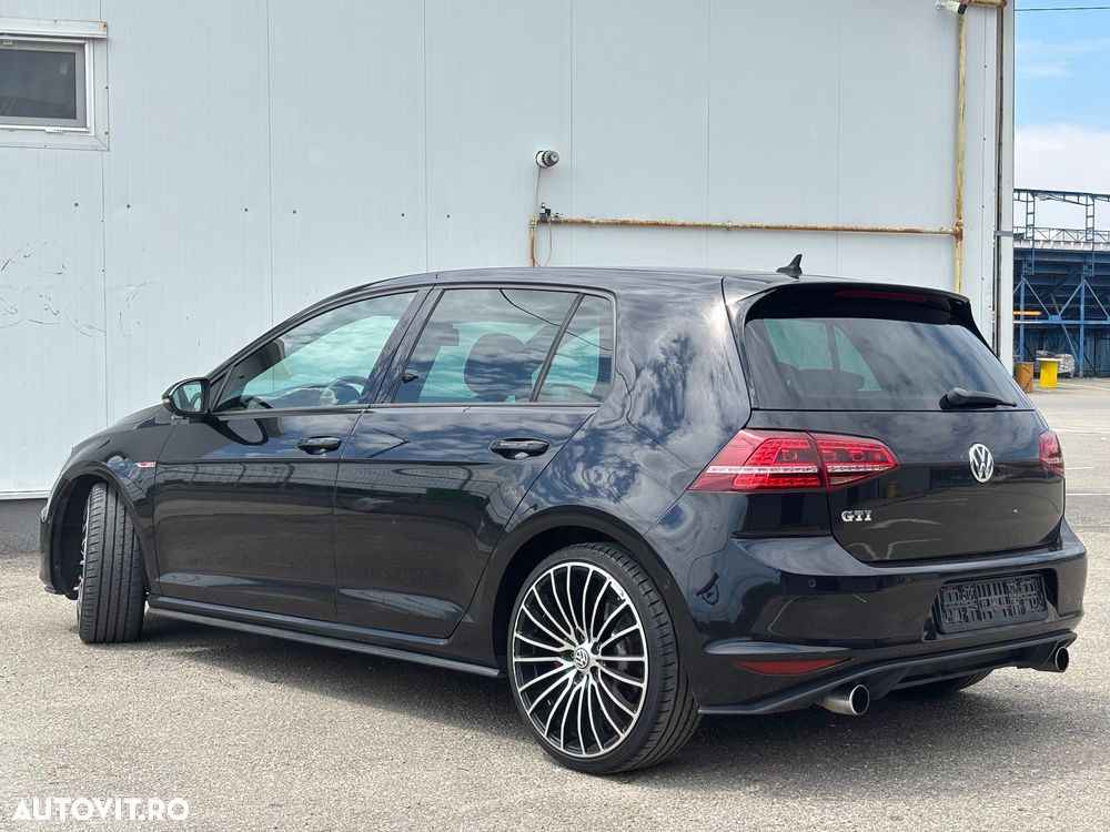 Volkswagen Golf - 9