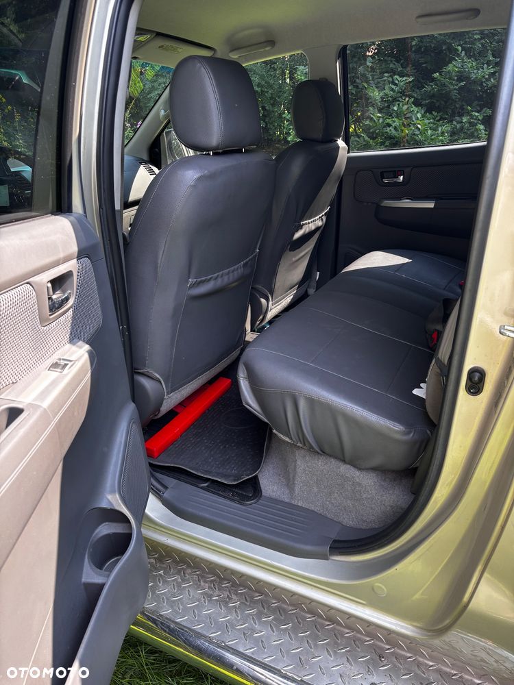 Toyota Hilux 3.0 D-4D SR5 - 12