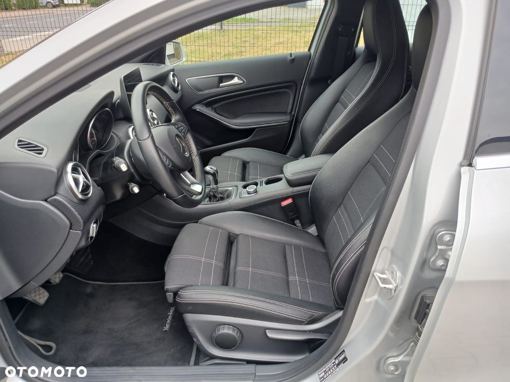 Mercedes-Benz Klasa A 180 AMG Line - 26