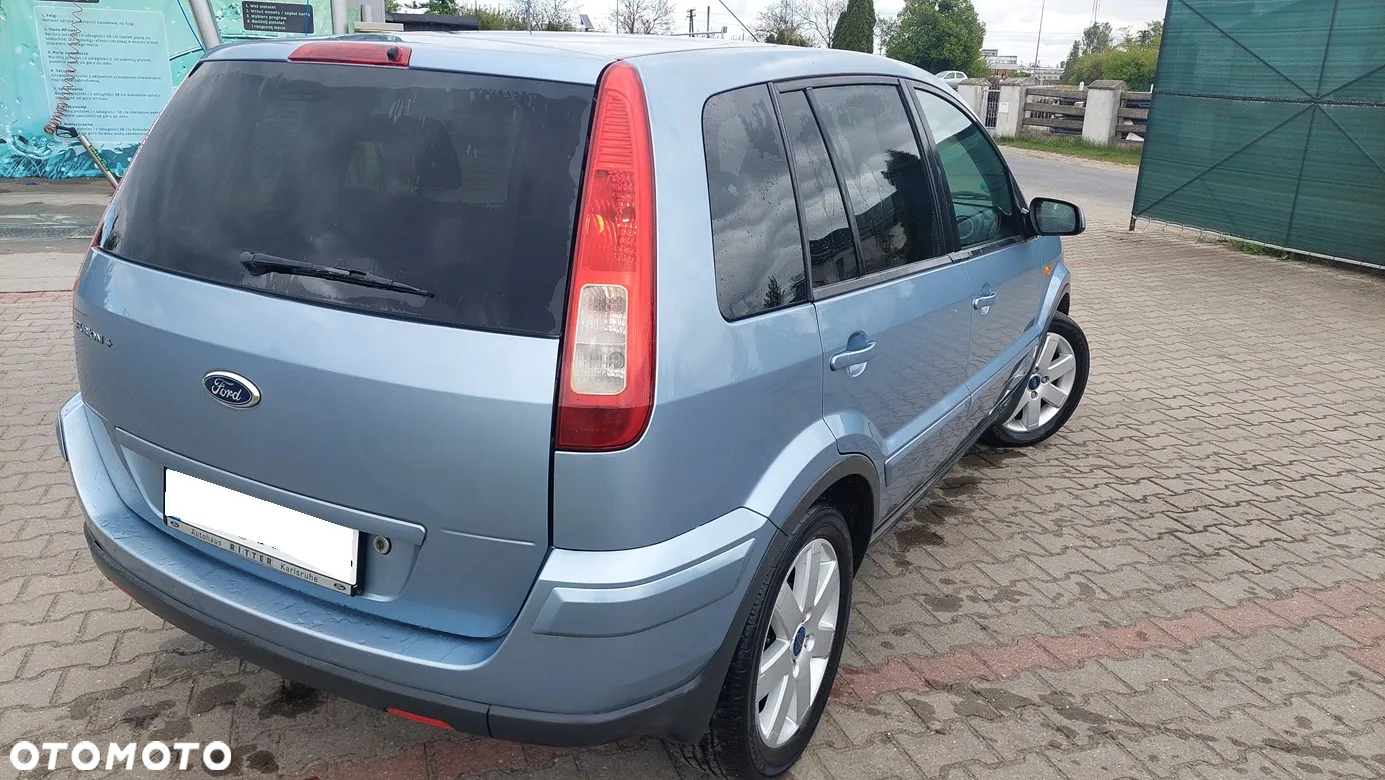 Ford Fusion - 4