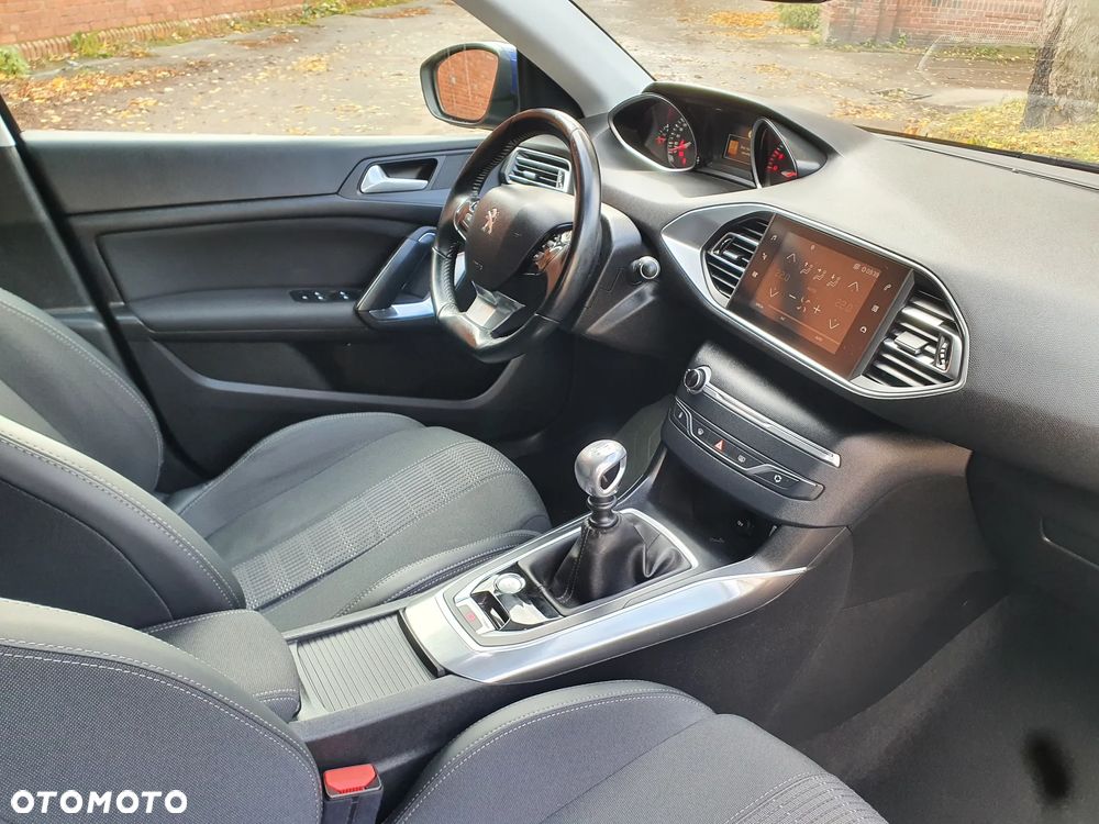 Peugeot 308 ver-bluehdi-130-allure-pack - 11