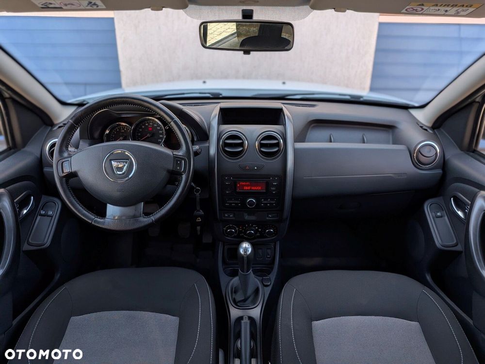 Dacia Duster 1.6 SCe Laureate S&S - 11