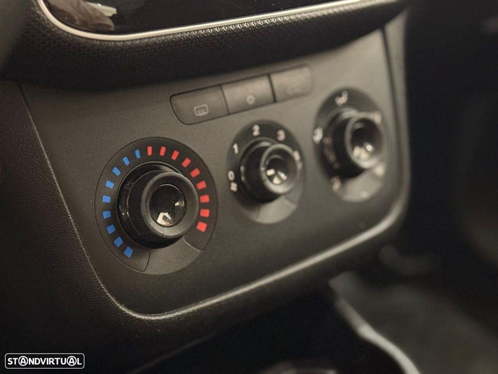 Fiat Punto 1.3 M-Jet Lounge S&S - 10