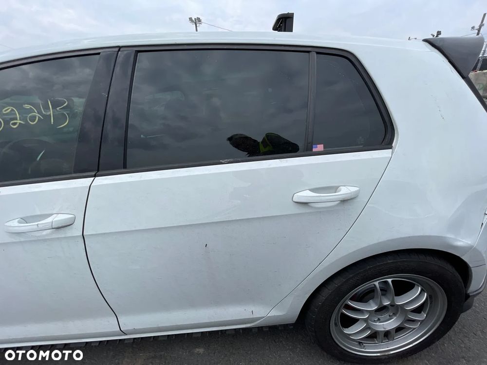 Volkswagen Golf - 36