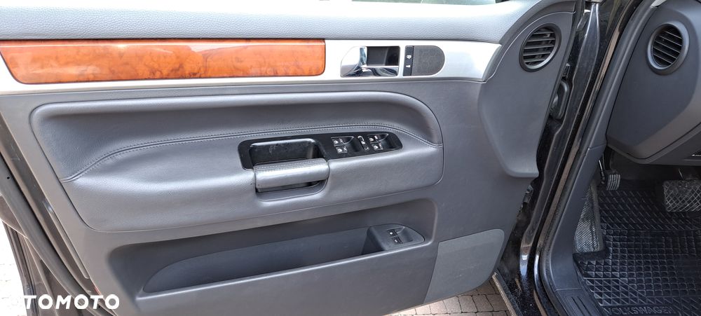 Volkswagen Touareg 3.2 V6 Automatik - 9