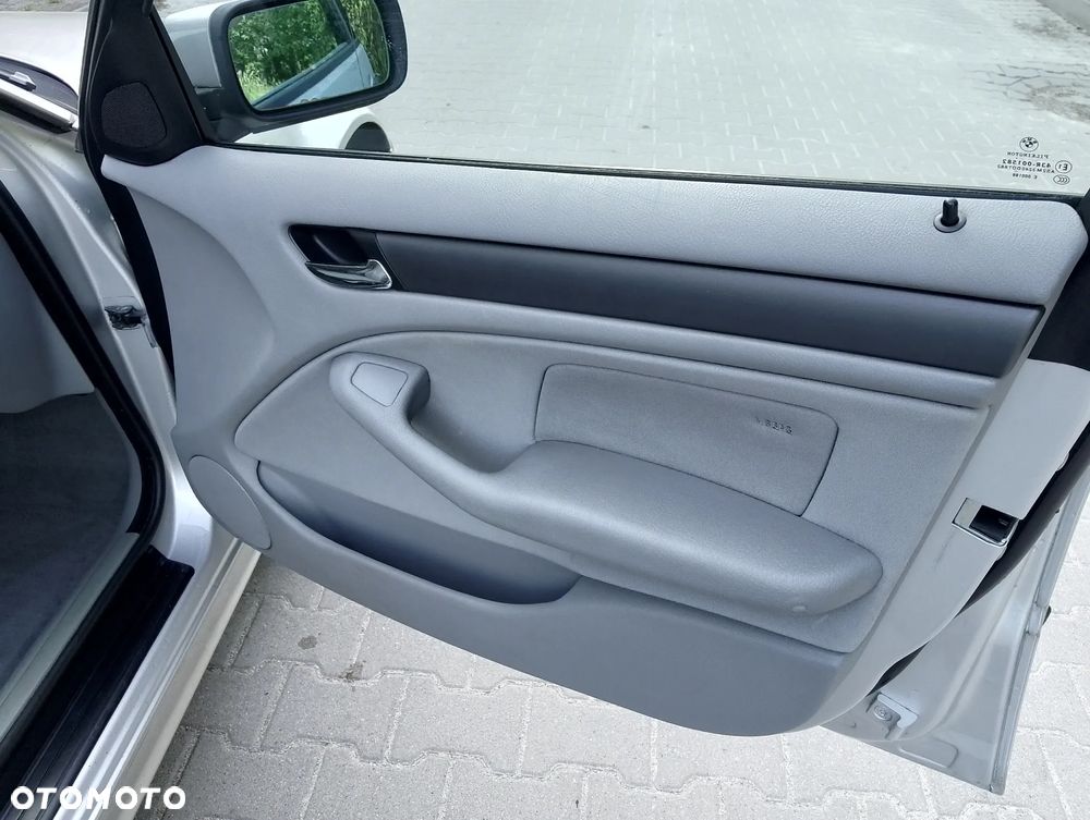 BMW Seria 3 320d Edition Exclusive - 18