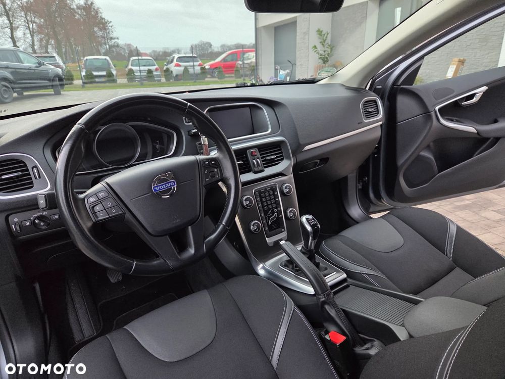 Volvo V40 D3 You - 28