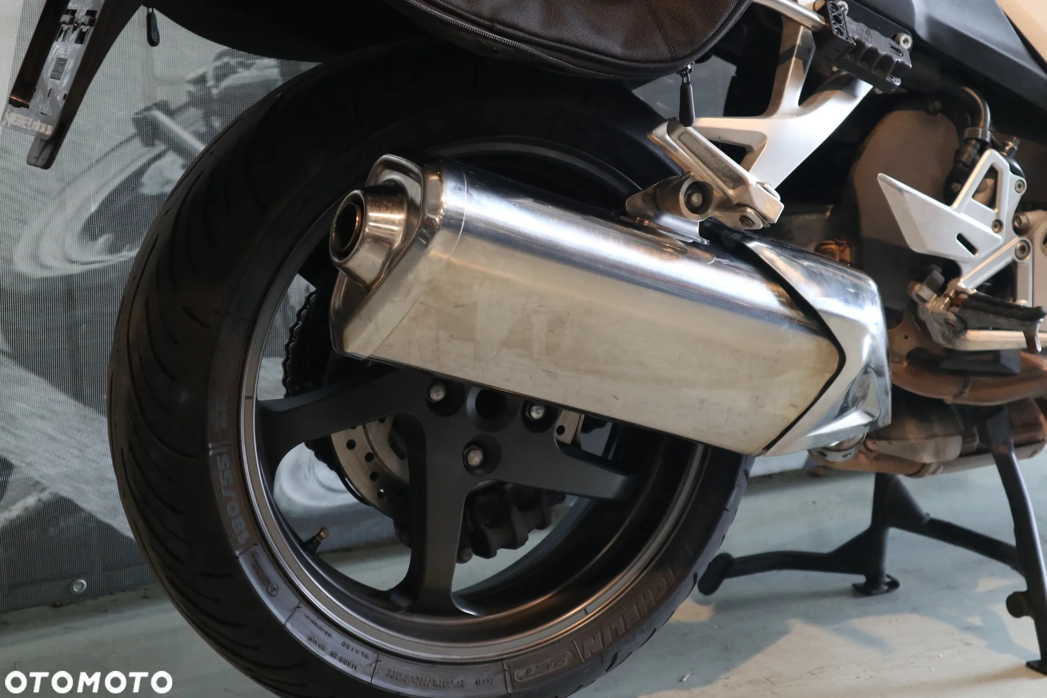 Honda VFR - 16