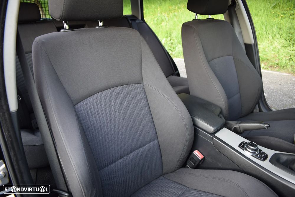 BMW 318 d Navigation Sport - 18