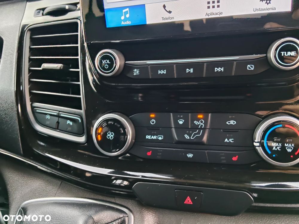 Ford Tourneo Custom - 38