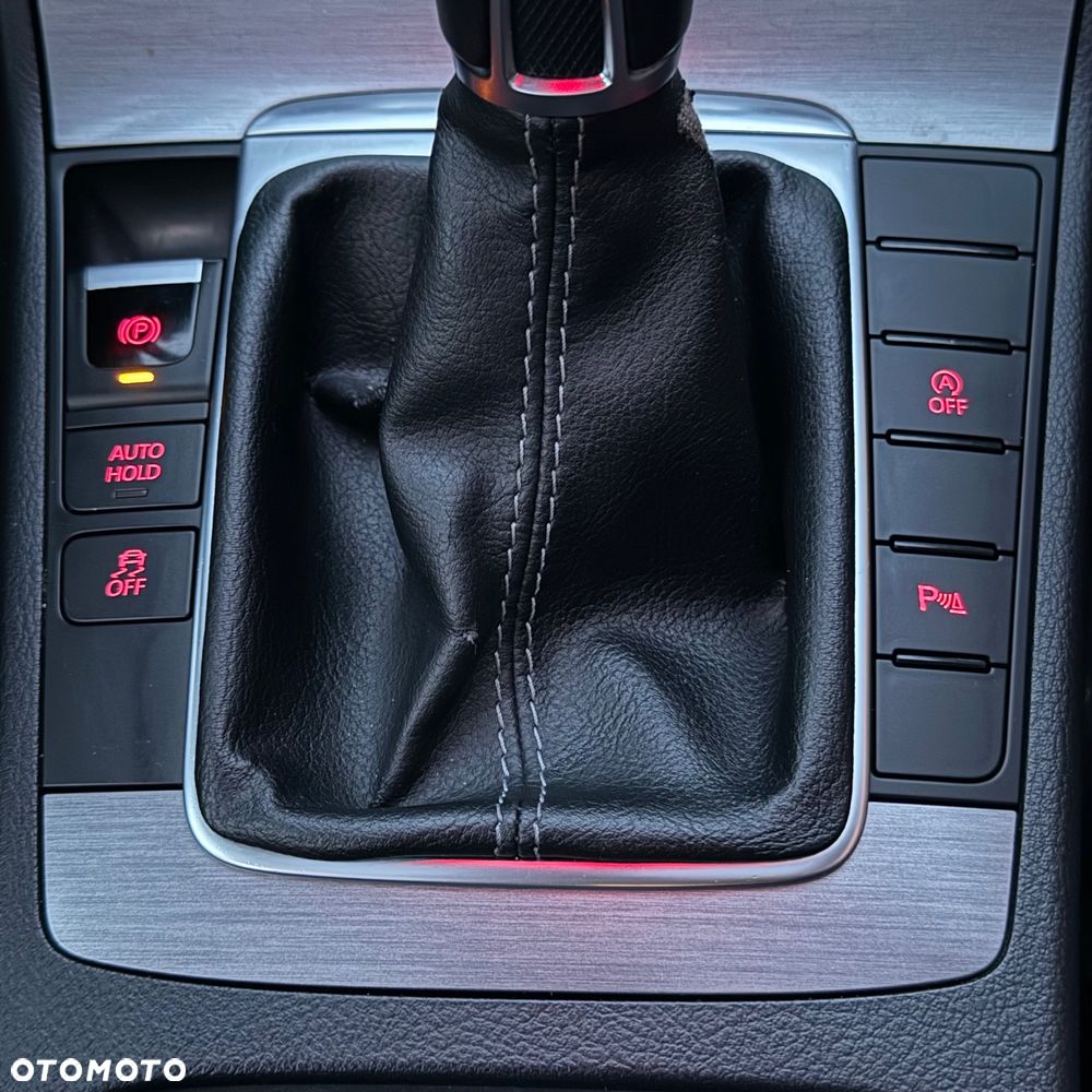 Volkswagen Passat 2.0 TDI Comfortline - 13