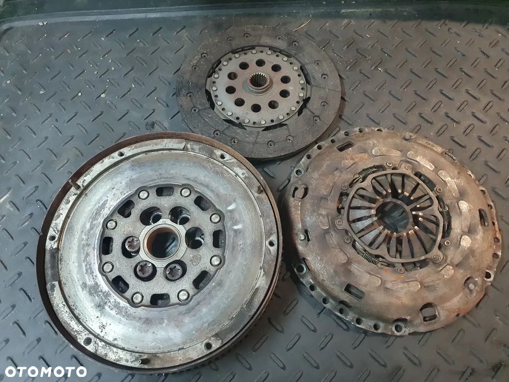 OPEL ASTRA H OPEL VECTRA C 1.9 CDTI KOŁO DWUMASOWE TARCZA 324034510 DOĆISK   Z19DT Z19DTH F40 - 1