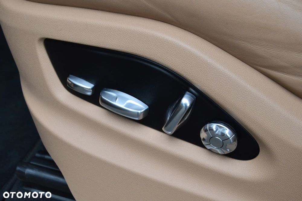 Porsche Cayenne E-Hybrid - 16