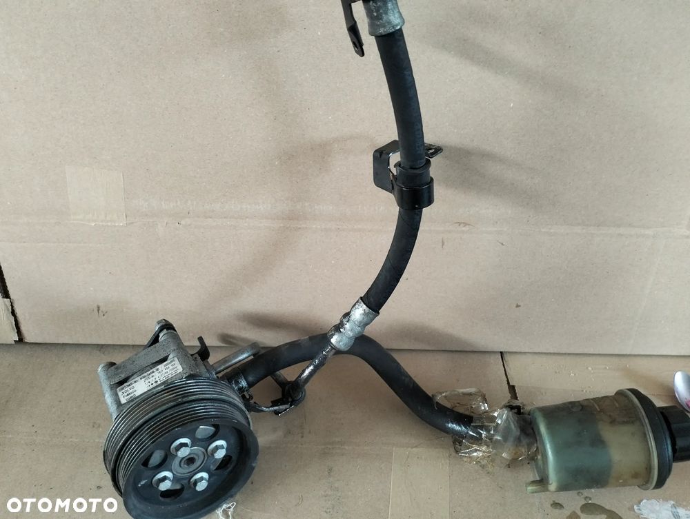 Volvo 2.4 d5 pompa wspomagania 31202095 - 2