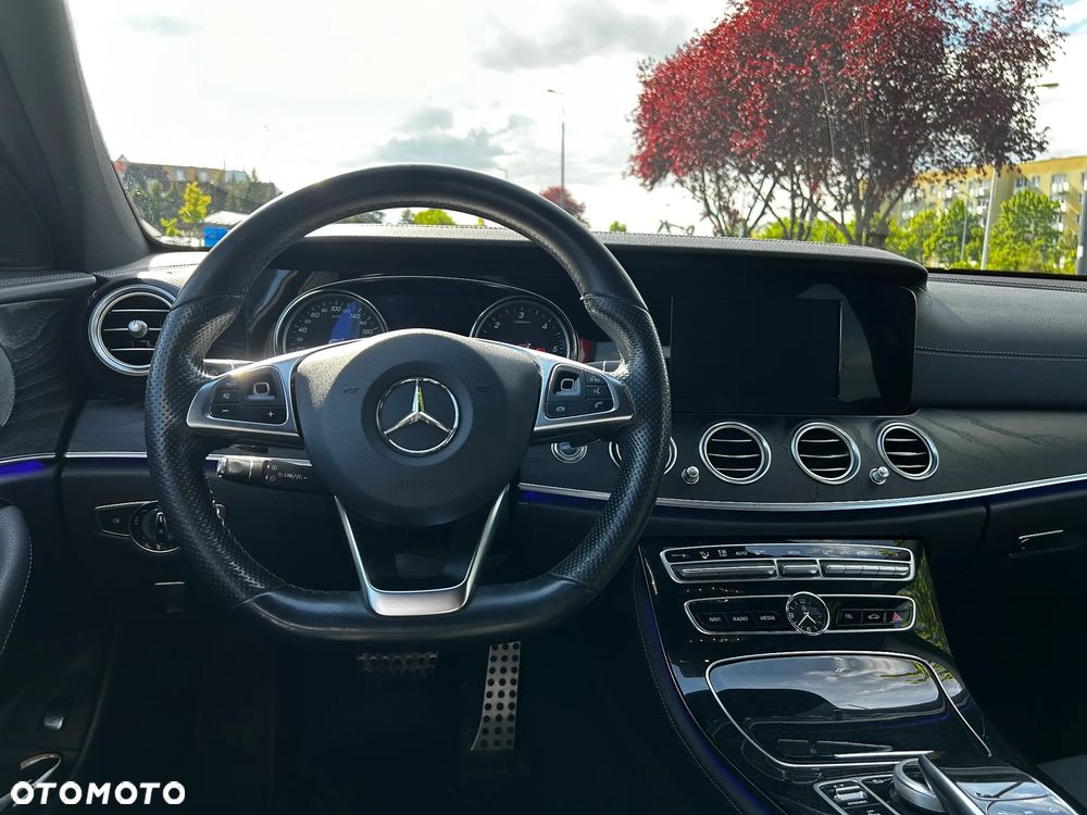 Mercedes-Benz Klasa E 220 d 9G-TRONIC - 11